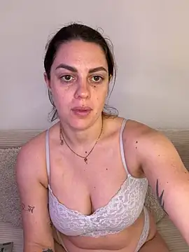 laraslittlesecrett online show from 04.05.26