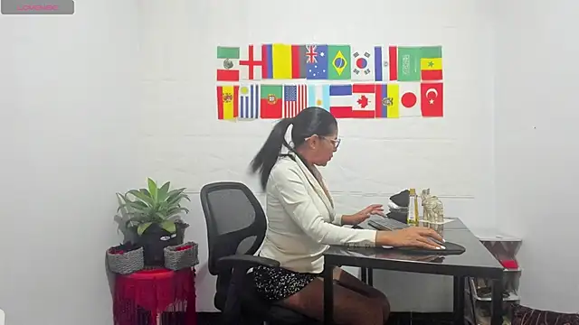 Snapshot of Miss_clarepocahose chatting on 06.15.26 Miss clarepocahose online show from 06.15.26