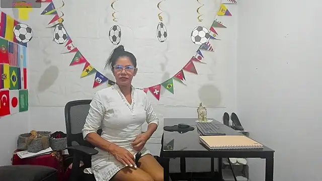 Snapshot of Miss_clarepocahose chatting on 06.21.26 Miss clarepocahose online show from 06.21.26