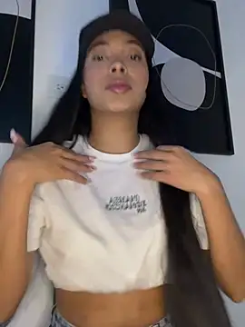 Snapshot of KarolRojas_22 chatting on 04.29.26 KarolRojas 22 online show from 04.29.26