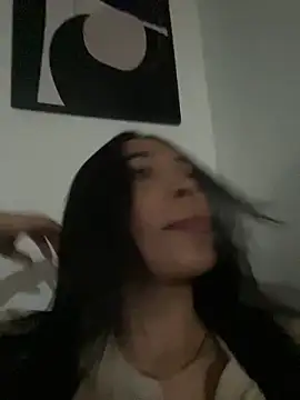 Snapshot of KarolRojas_22 chatting on 06.05.26 KarolRojas 22 online show from 06.05.26