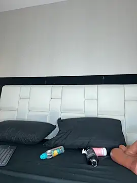 Celeste Valencia  online show from 05.12.26