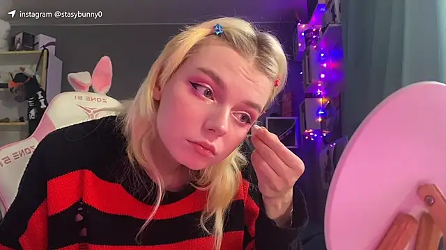 KittyLarva online show from 01.08.26