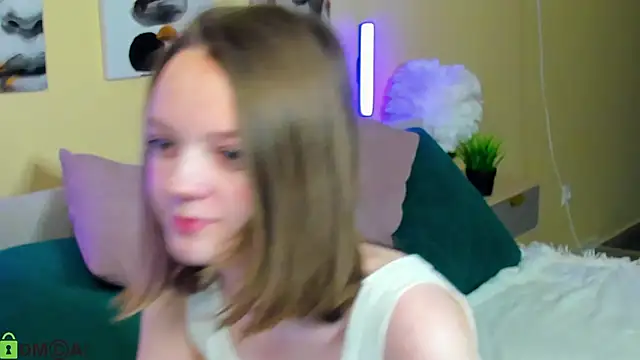 Olivia Riesz online show from 04.05.26