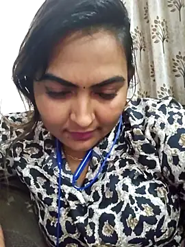 Tamil Smiley Queen online show from 11.26.25