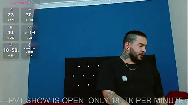 Snapshot of ARIA_AND_NICK chatting on 07.12.26 ARIA AND NICK online show from 07.12.26