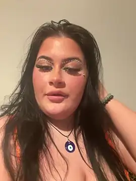 Snapshot of CurvyAyla chatting on 05.12.26 CurvyAyla online show from 05.12.26