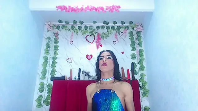 Snapshot of angelamanjarrezcm chatting on 12.22.25 angelamanjarrezcm online show from 12.22.25