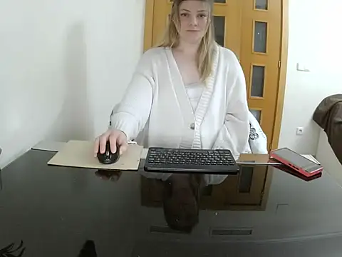 Adelyxveex online show from 12.22.25