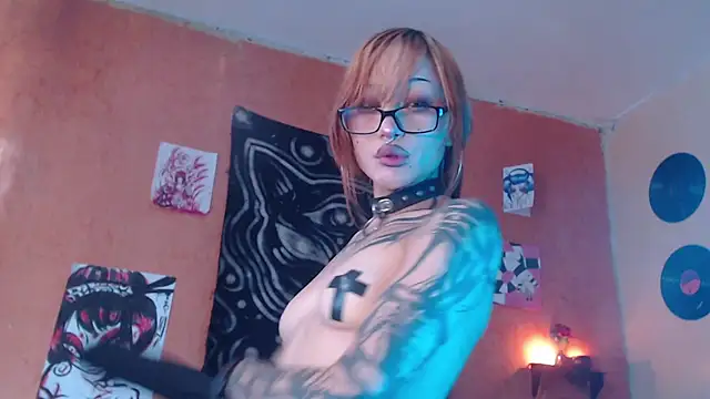 Snapshot of Layla_quinn chatting on 07.11.26 Layla quinn online show from 07.11.26