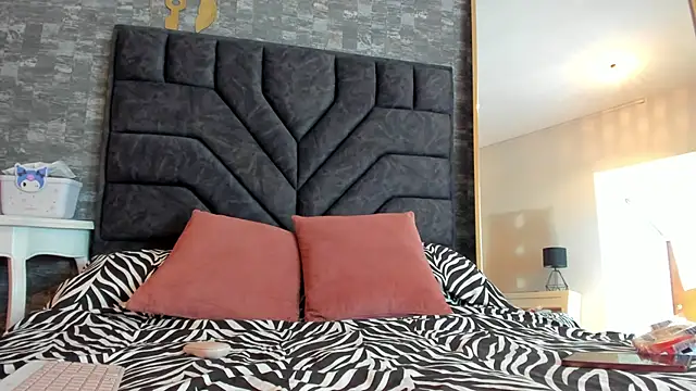 Megan Kuromi online show from 12.20.25