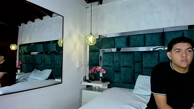 Snapshot of _bonnyandclyde chatting on 02.07.26 bonnyandclyde online show from 02.07.26