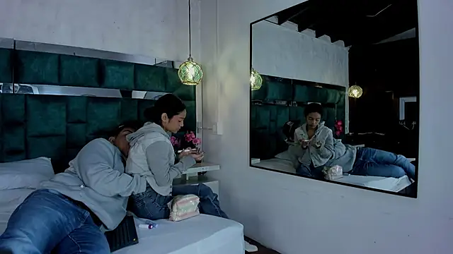 Snapshot of _bonnyandclyde chatting on 03.02.26 bonnyandclyde online show from 03.02.26