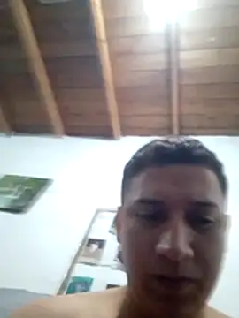 Snapshot of Alvarezz0202 chatting on 06.02.26 Alvarezz0202 online show from 06.02.26