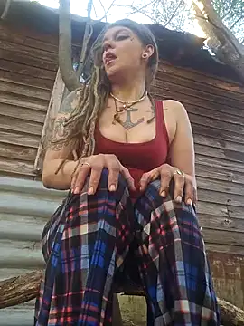 Snapshot of Horny_hippie chatting on 01.28.25 Horny hippie online show from 01.28.25