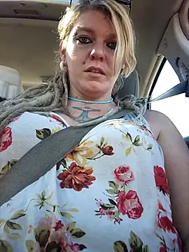 Snapshot of Horny_hippie chatting on 02.14.26 Horny hippie online show from 02.14.26