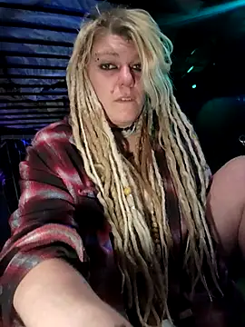 Snapshot of Horny_hippie chatting on 02.22.26 Horny hippie online show from 02.22.26