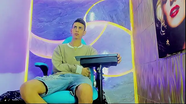 Snapshot of twink_scott_ chatting on 02.03.26 twink scott online show from 02.03.26