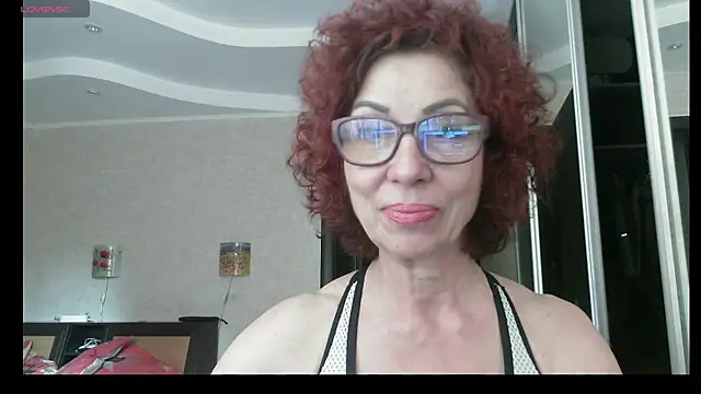 Snapshot of Kelly_Flurr chatting on 06.18.26 Kelly Flurr online show from 06.18.26