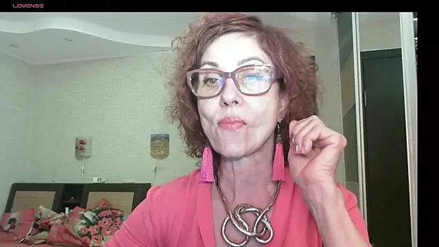 Snapshot of Kelly_Flurr chatting on 07.17.26 Kelly Flurr online show from 07.17.26