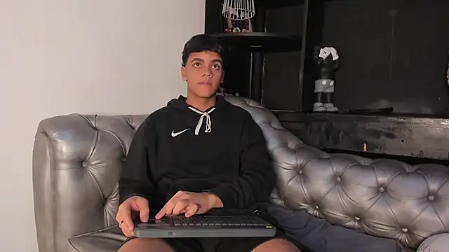 Isaac Collins  online show from 11.29.25