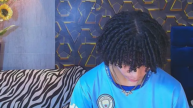 Snapshot of kim_curlyy chatting on 06.17.26 kim curlyy online show from 06.17.26