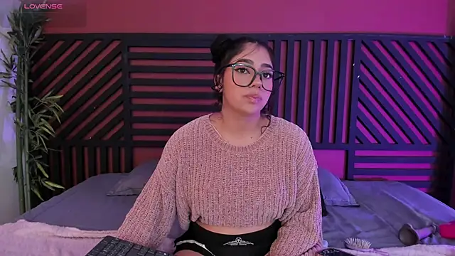 luna cute   online show from 02.04.26