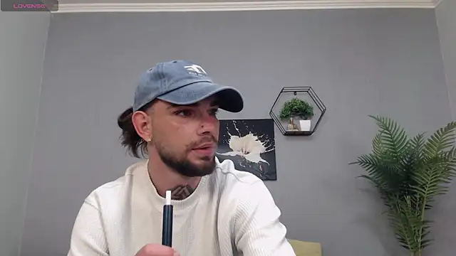 Snapshot of KaneHunter chatting on 05.19.26 KaneHunter online show from 05.19.26