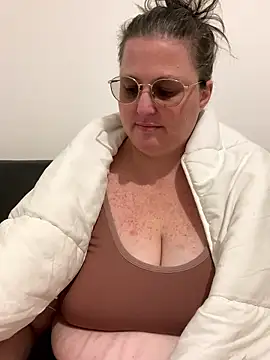 bea french curvy online show from 01.13.26