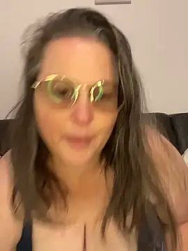 bea french curvy online show from 04.17.26