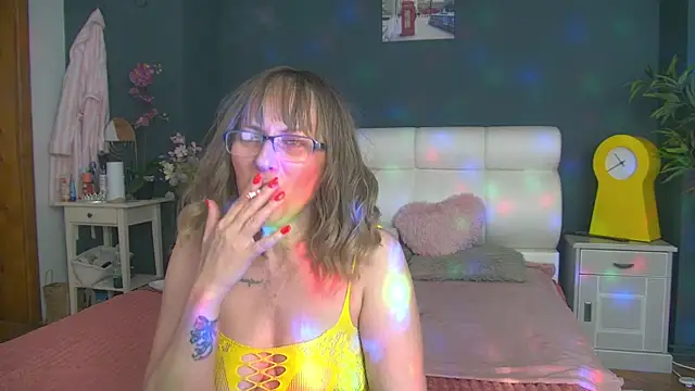 Snapshot of Cougar_Milff chatting on 05.06.26 Cougar Milff online show from 05.06.26