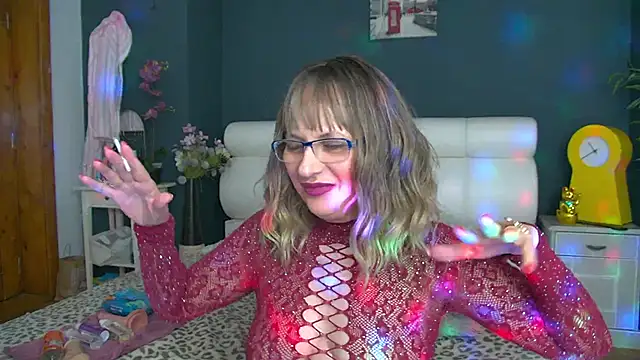 Snapshot of Cougar_Milff chatting on 05.18.26 Cougar Milff online show from 05.18.26