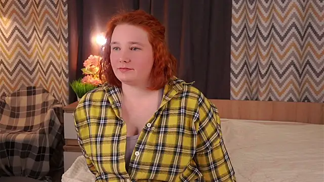 Snapshot of GwendaWhetham chatting on 12.02.25 GwendaWhetham online show from 12.02.25