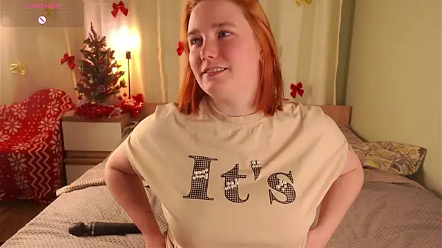 Snapshot of GwendaWhetham chatting on 12.18.25 GwendaWhetham online show from 12.18.25