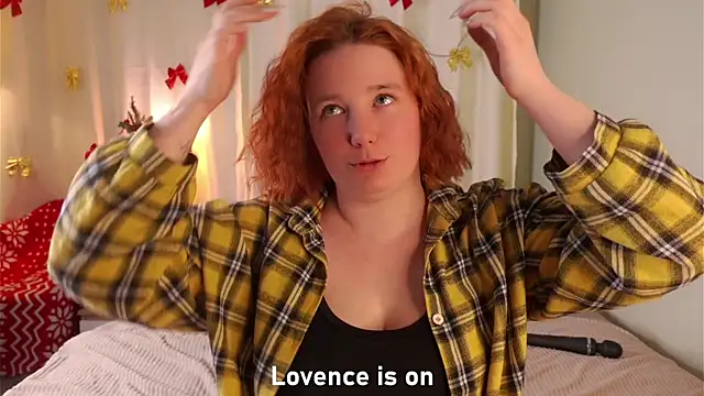 Snapshot of GwendaWhetham chatting on 12.19.25 GwendaWhetham online show from 12.19.25