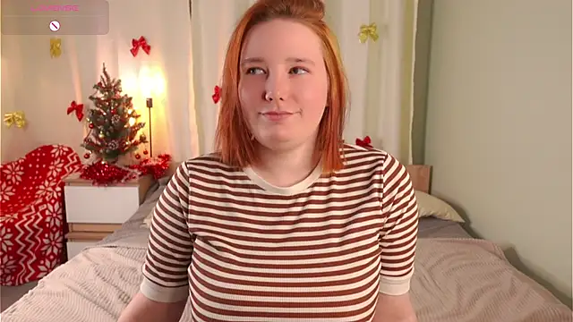 Snapshot of GwendaWhetham chatting on 12.21.25 GwendaWhetham online show from 12.21.25