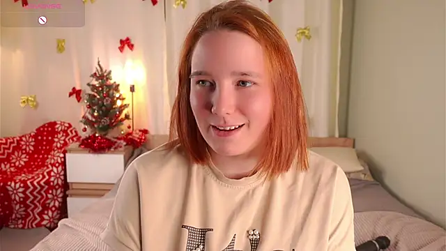 Snapshot of GwendaWhetham chatting on 12.22.25 GwendaWhetham online show from 12.22.25