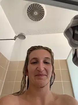 Snapshot of Skyme2713 chatting on 12.20.25 Skyme2713 online show from 12.20.25