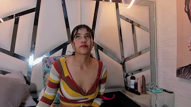 Snapshot of peachrouge chatting on 05.06.26 peachrouge online show from 05.06.26