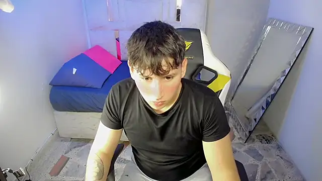 Snapshot of d_moneyy_ chatting on 12.23.25 d moneyy online show from 12.23.25