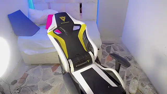 Snapshot of d_moneyy_ chatting on 01.14.26 d moneyy online show from 01.14.26