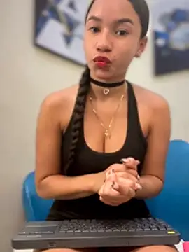 Snapshot of ZoeyFierce chatting on 06.01.26 ZoeyFierce online show from 06.01.26