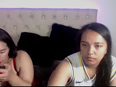 Snapshot of sharon_and_sharit chatting on 12.02.25 sharon and sharit online show from 12.02.25