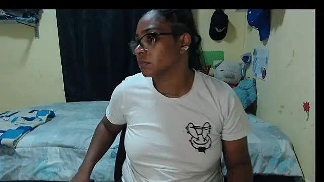 lia Hazbun online show from 12.23.25