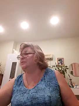 Snapshot of rekelme chatting on 02.19.25 rekelme online show from 02.19.25