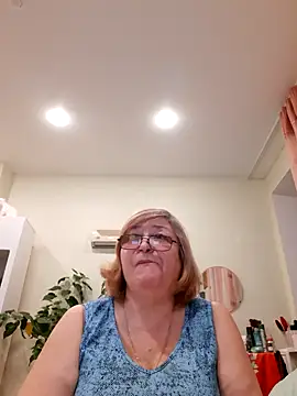 Snapshot of rekelme chatting on 02.24.25 rekelme online show from 02.24.25