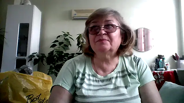 Snapshot of rekelme chatting on 02.28.25 rekelme online show from 02.28.25