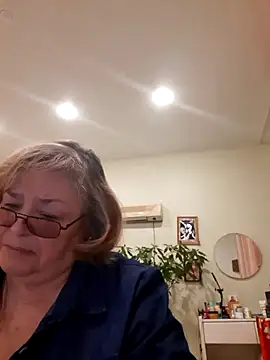 Snapshot of rekelme chatting on 02.28.25 rekelme online show from 02.28.25