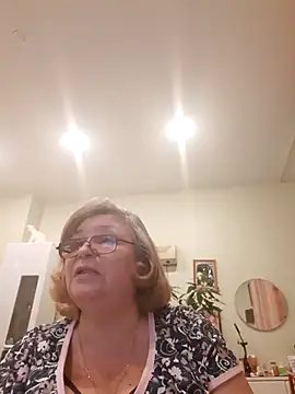 Snapshot of rekelme chatting on 03.18.25 rekelme online show from 03.18.25