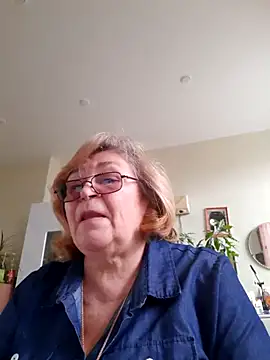 Snapshot of rekelme chatting on 03.21.25 rekelme online show from 03.21.25